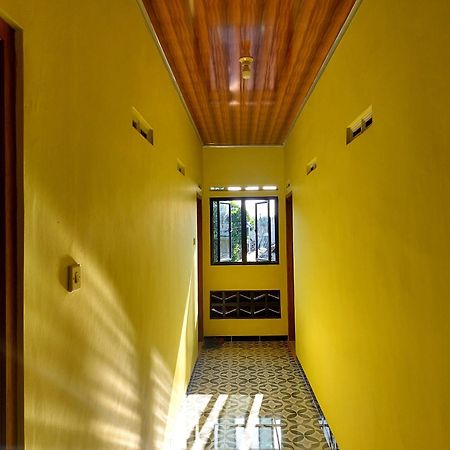Griya Tugu Jogja Syariah Hotel ยอกยาการ์ตา ภายนอก รูปภาพ